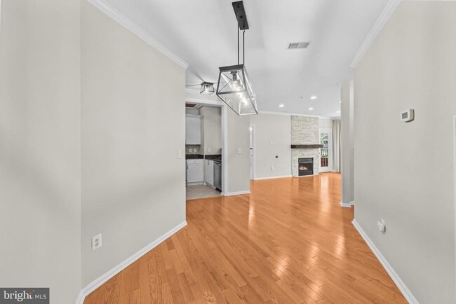Building Photo - 4951 Brenman Park Dr