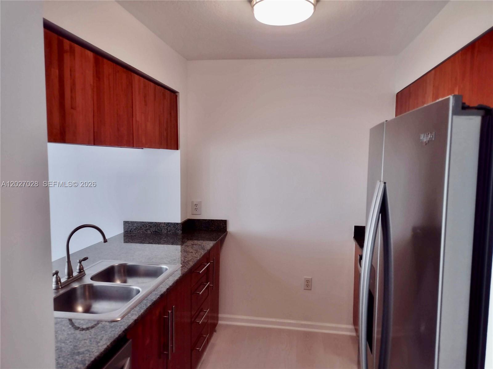Building Photo - 1200 Brickell Bay Dr
