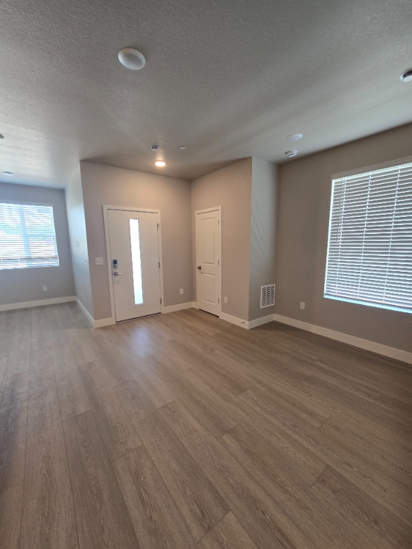 Building Photo - 4833 Autumn Leaf Dr