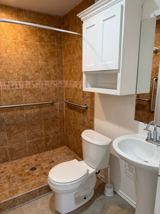 Building Photo - 1005 N 3rd St