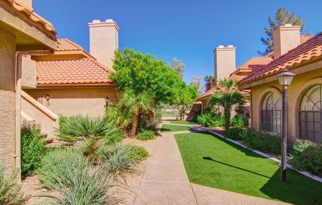 Building Photo - 1211 N Miller Rd