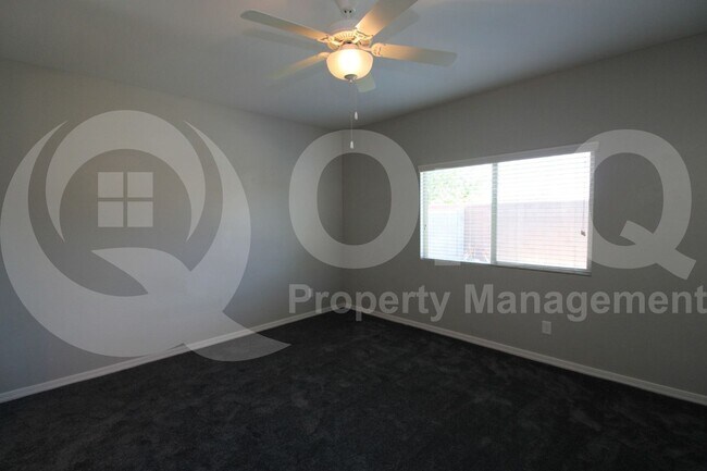 Building Photo - 41582 N Willow Ct