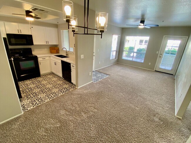 Building Photo - Ground Floor 1 Bedroom 1 Bathroom in Lakes...