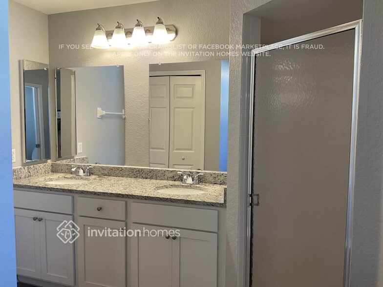 Building Photo - 3523 SW 9th Ave