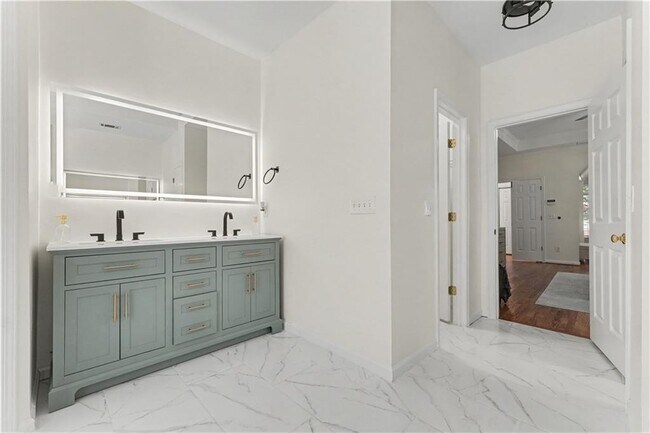 Building Photo - 4315 Rosemont Dr