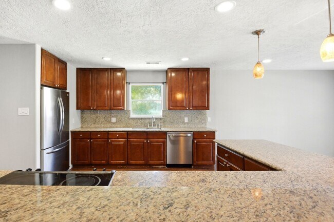 Building Photo - 25302 Friar Lake Ln
