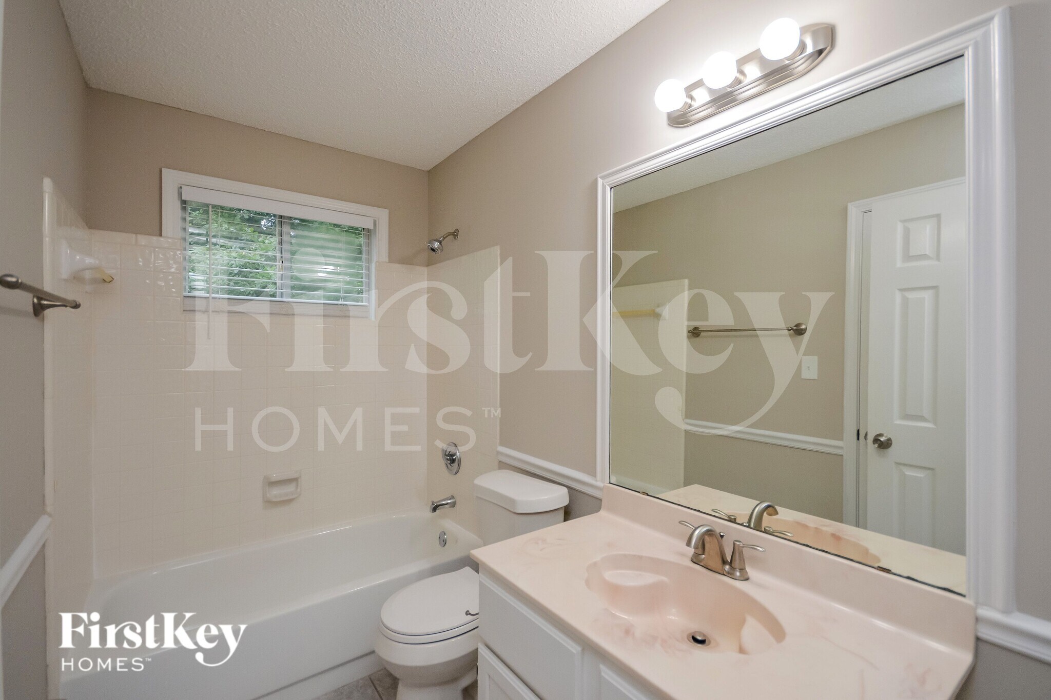 Building Photo - 1727 Boulder Cove