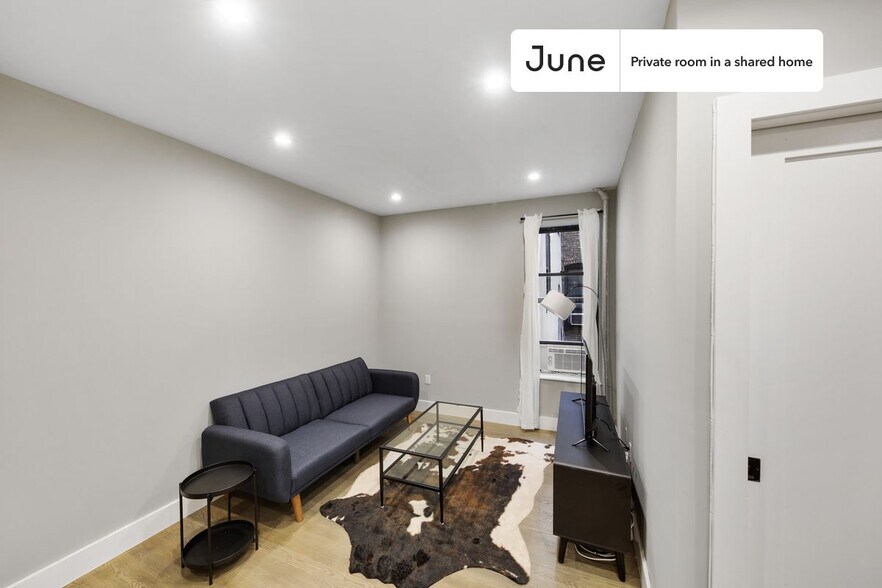 Building Photo - Room in Shared 2 bed/1 bath home