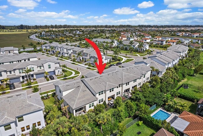 Building Photo - 16330 Oakview Dr
