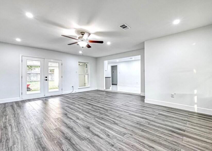 Building Photo - 7618 Williams St