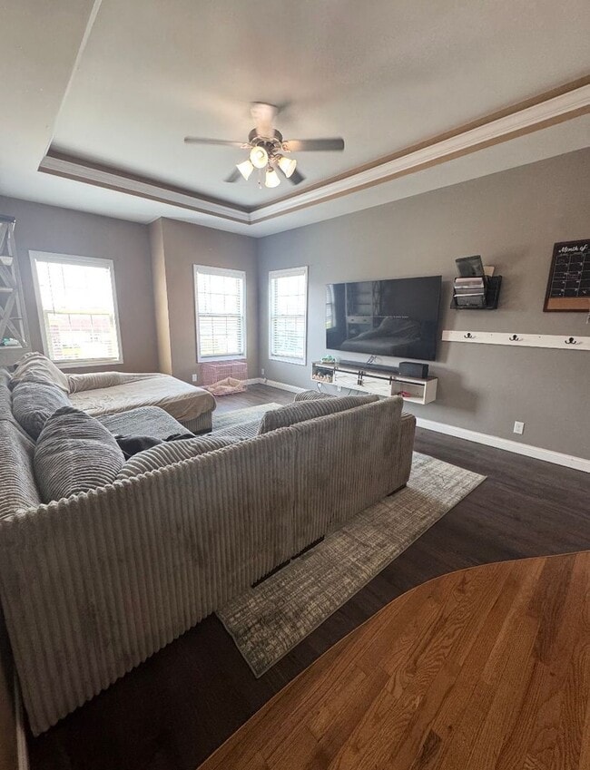 Building Photo - *** Move-in SPECIAL - $2395.00 ***