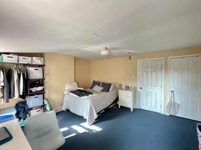 Building Photo - 416 N 31st St