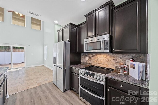 Building Photo - 2090 Shady Pond Dr