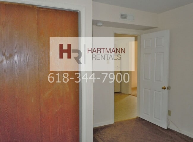 Building Photo - Three Bedroom Home w/ Lots of Closets and Washer/Dryer Hookups!