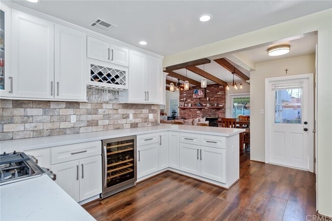 Building Photo - 926 N San Gabriel Ave