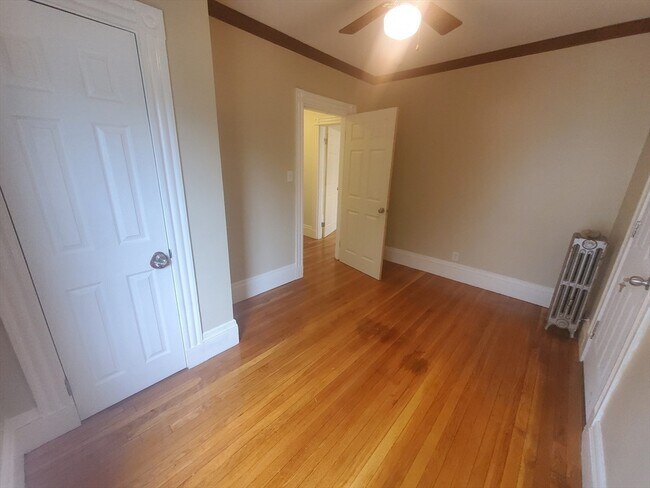Building Photo - 45 Intervale St