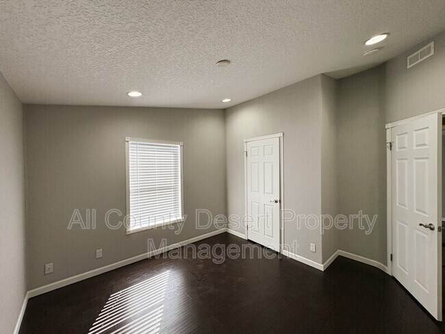 Building Photo - 43155 Portola Ave