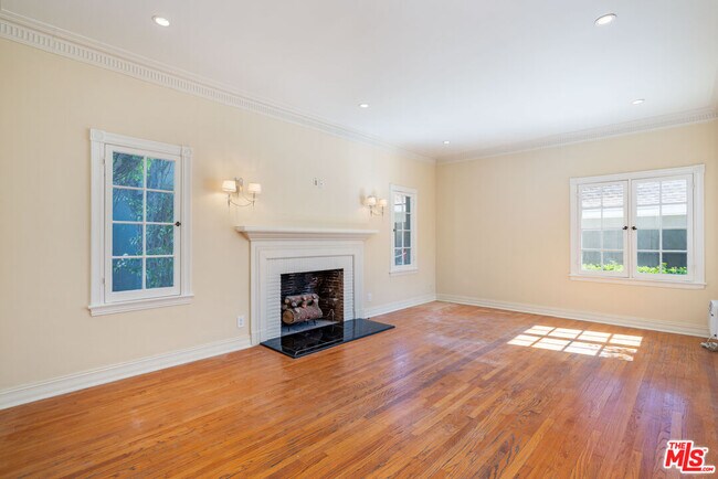 Building Photo - 1304 N Alta Vista Blvd