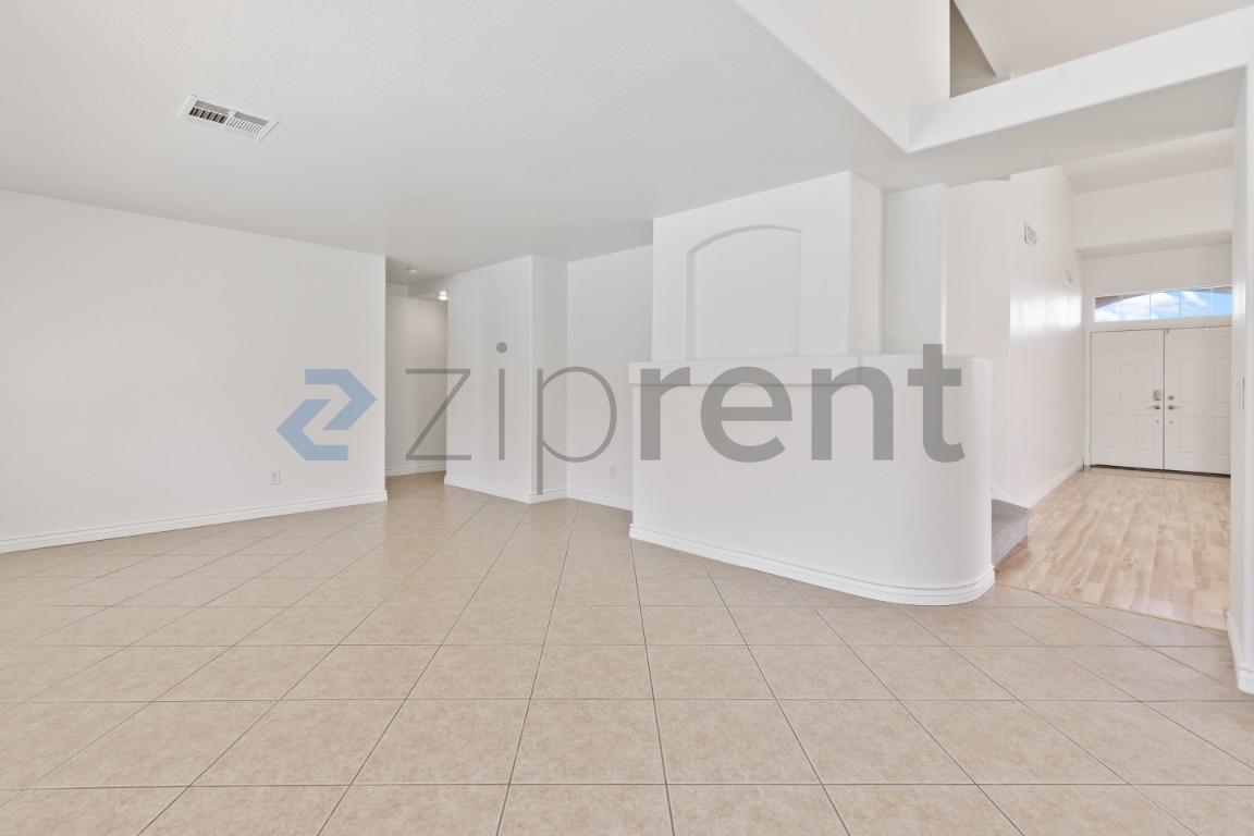 Building Photo - Unit