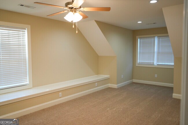 Building Photo - 118 Fox Fire Ct