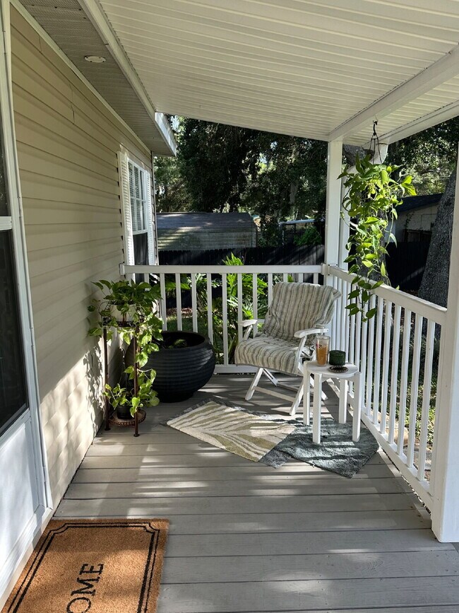 Building Photo - Discover this adorable 3-bedroom, 2-bathroom home nestled in a country setting