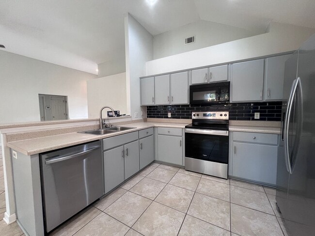 Building Photo - 3 bedroom 2 bath house in Berwick