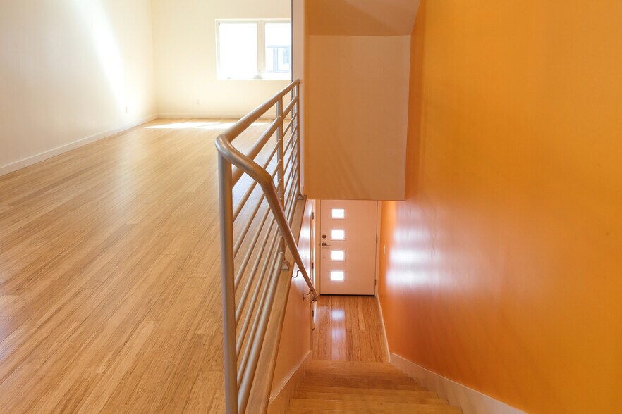 Entry Staircase - 741 Wilcox Ave