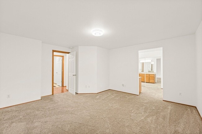 Building Photo - Beautiful 3-Bedroom, 2-Bath Home on a Corner Lot in Spanaway