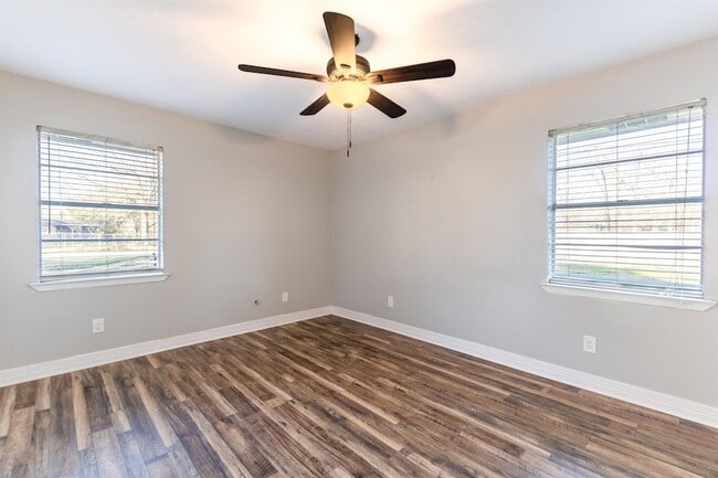 Building Photo - 6720 Lancaster Dr