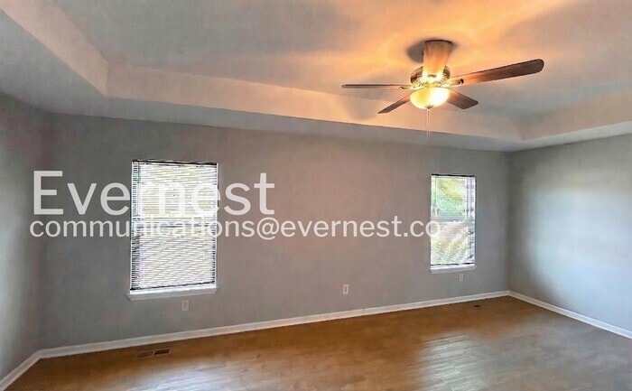 Building Photo - 1300 S Lyerly St