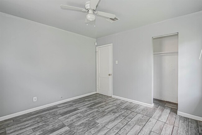 Building Photo - 4821 Alvin St