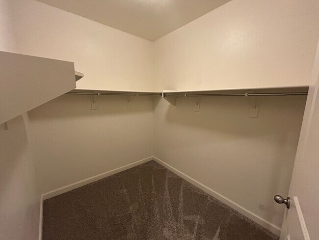 Building Photo - 14825 N 171st Dr