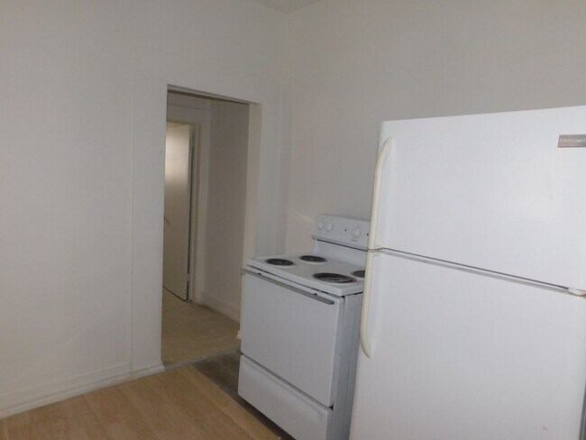 Building Photo - Cozy & Convenient Living in San Antonio’s East Side