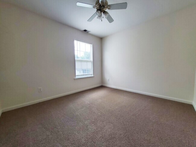 Building Photo - 6816 Southbrook Dr