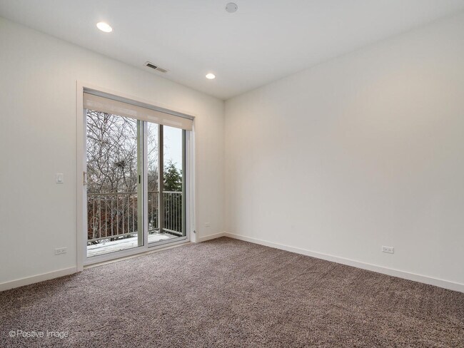 Building Photo - 4111 N Narragansett Ave