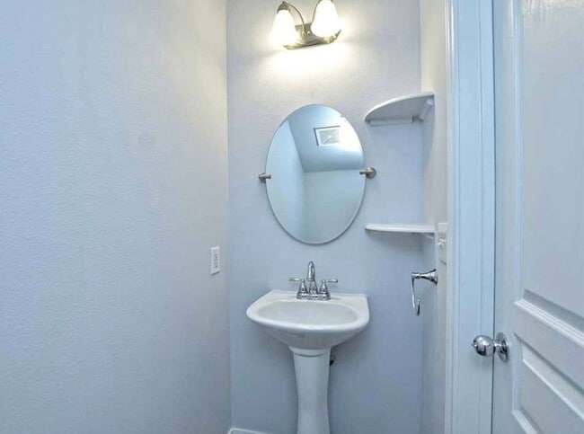 Building Photo - 3300 Forest Creek Dr