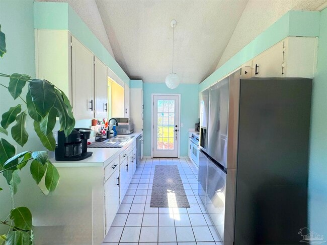 Building Photo - 3585 Riddick Dr
