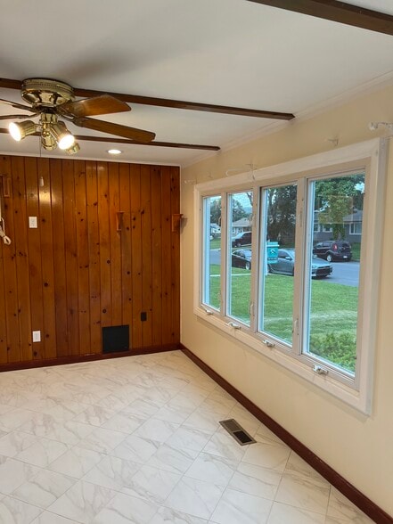 Building Photo - 231 Fairview Ave