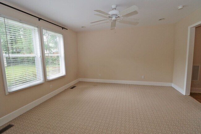 Building Photo - 2716 Heyward St