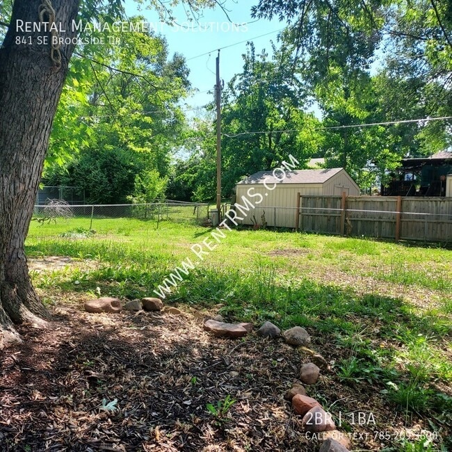 Building Photo - 841 SE Brookside Dr