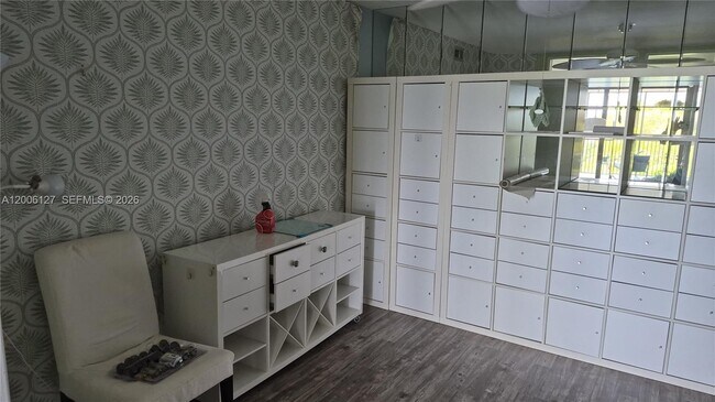 Building Photo - 2816 N 46th Ave