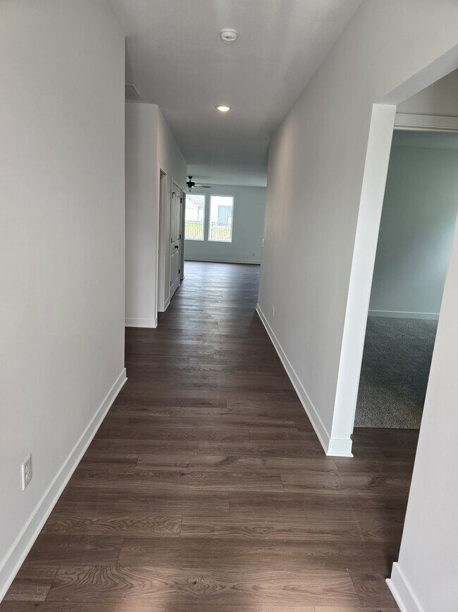 Building Photo - 12427 S Aspen Ln