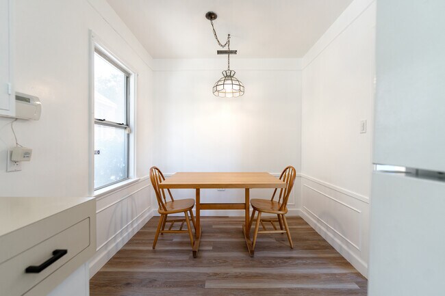 Building Photo - 233 W 64th St