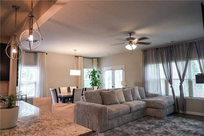 Building Photo - 402 Mulberry Row