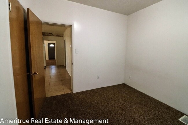 Building Photo - Charming 3 Bed 1 Bath Ranch Home in Rural ...