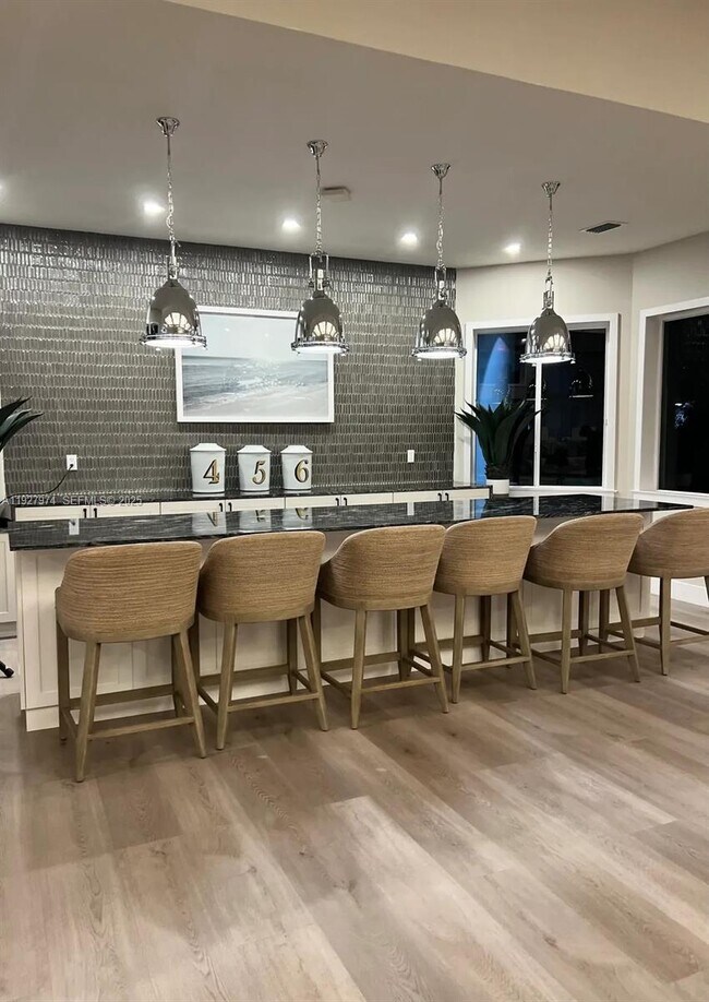 Building Photo - 19754 Dinner Key Dr