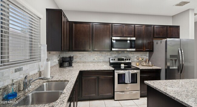 Building Photo - 9309 W Orange Dr