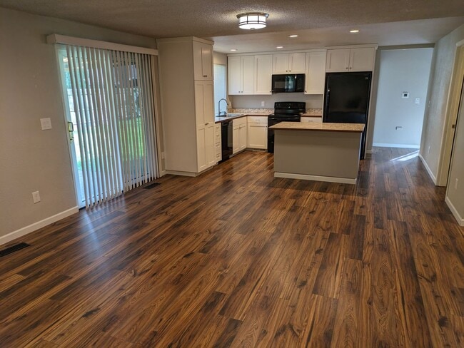 Building Photo - 6009 16th Ave SE