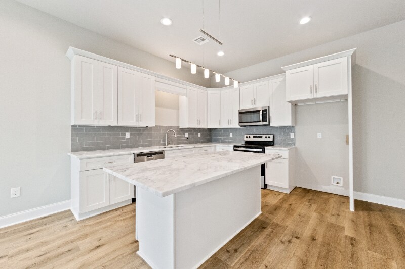Building Photo - 211 Canvasback Dr