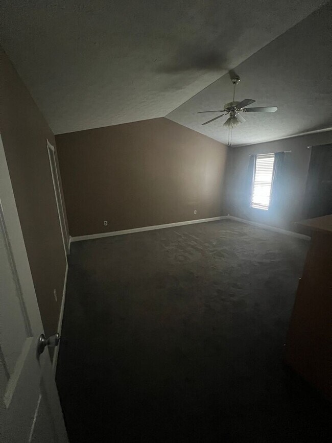 Building Photo - Beautiful 4 bedroom home in Canary Creek